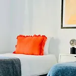 Canaryislandshost L Marea *